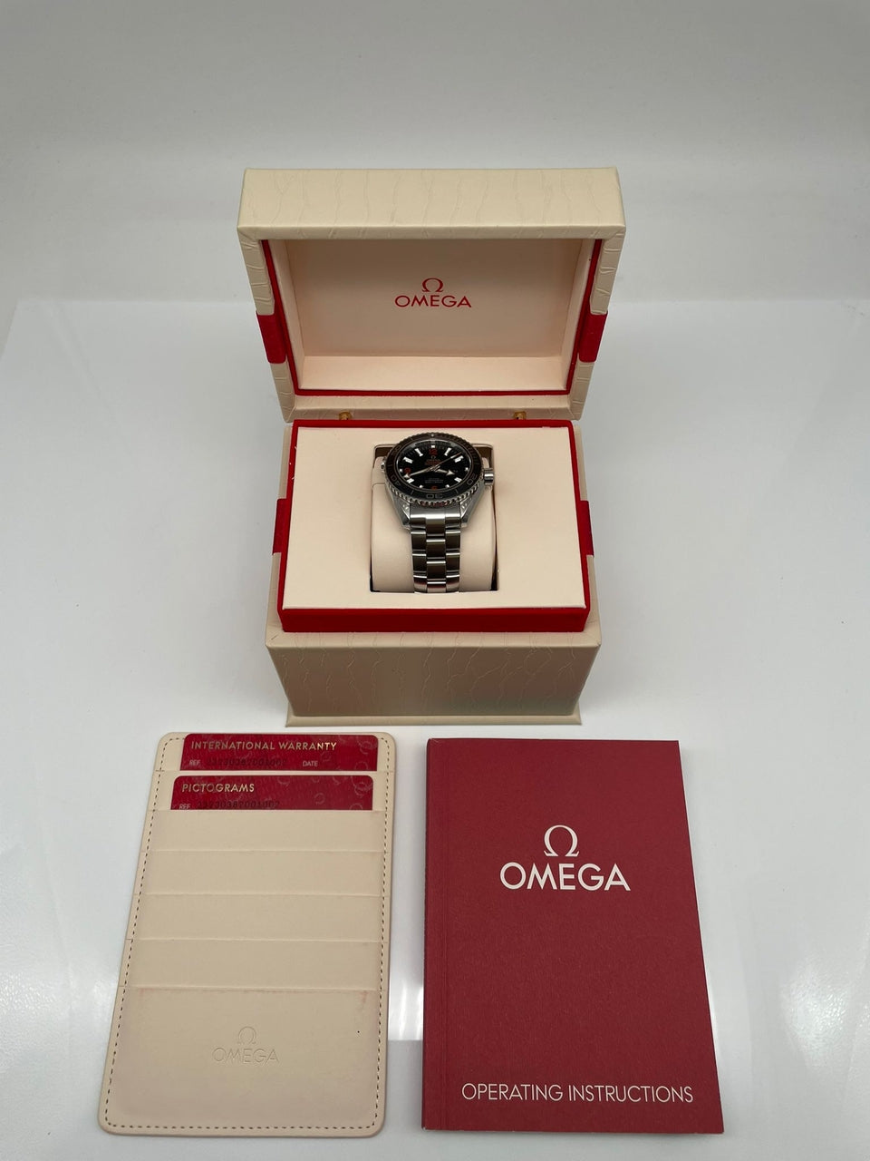 Omega Seamaster Planet Ocean 37,5mm Automatik  23230382001002 - Papiere und oder Lieferumfang