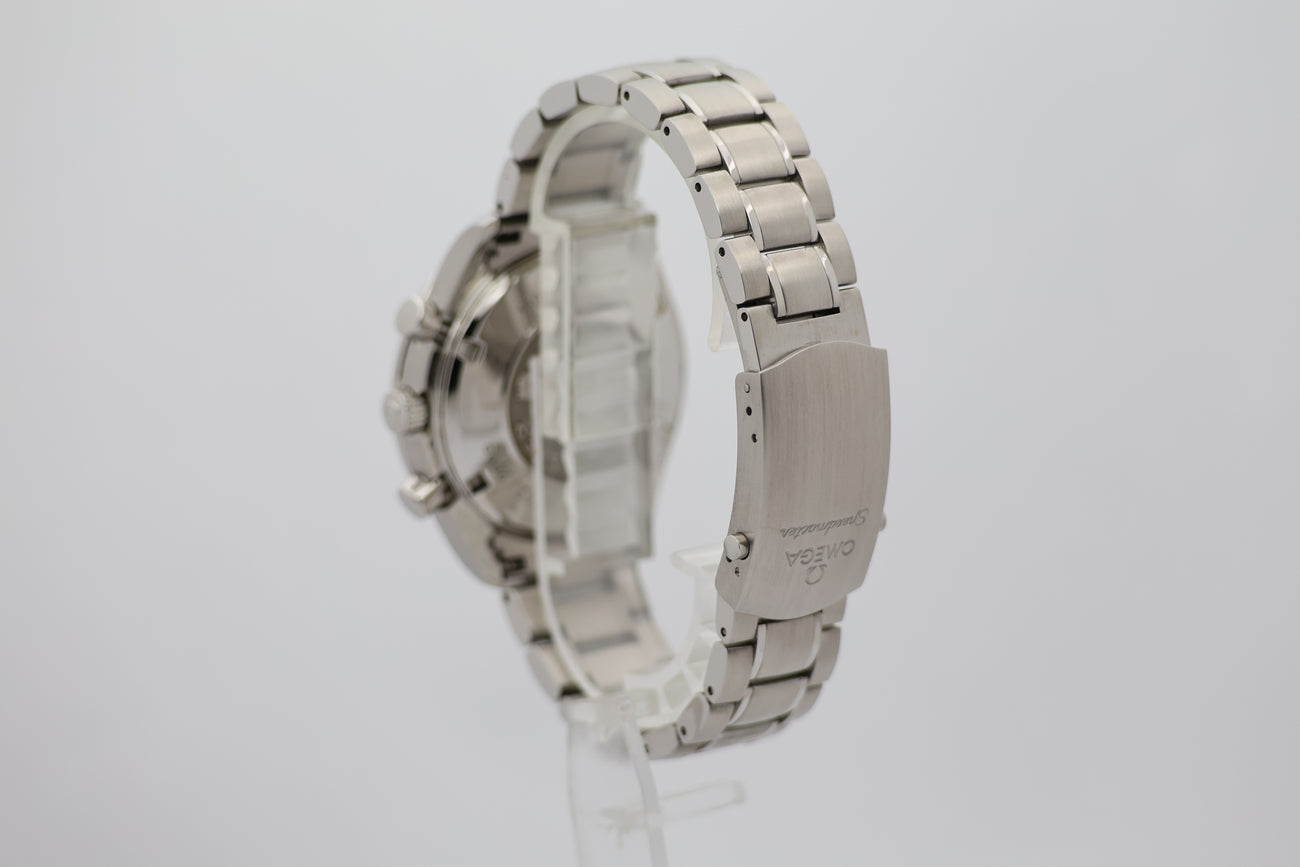 Omega Speedmaster Date 'Panda' Japan Edition 40mm Automatik 32330404002001 - Detailansicht 2