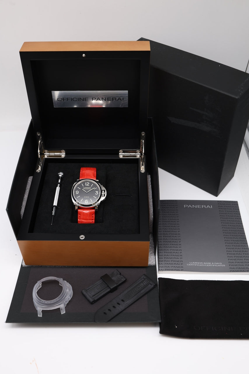 Panerai Luminor Base 8 Days 44mm Handaufzug PAM00560 - Papiere und oder Lieferumfang