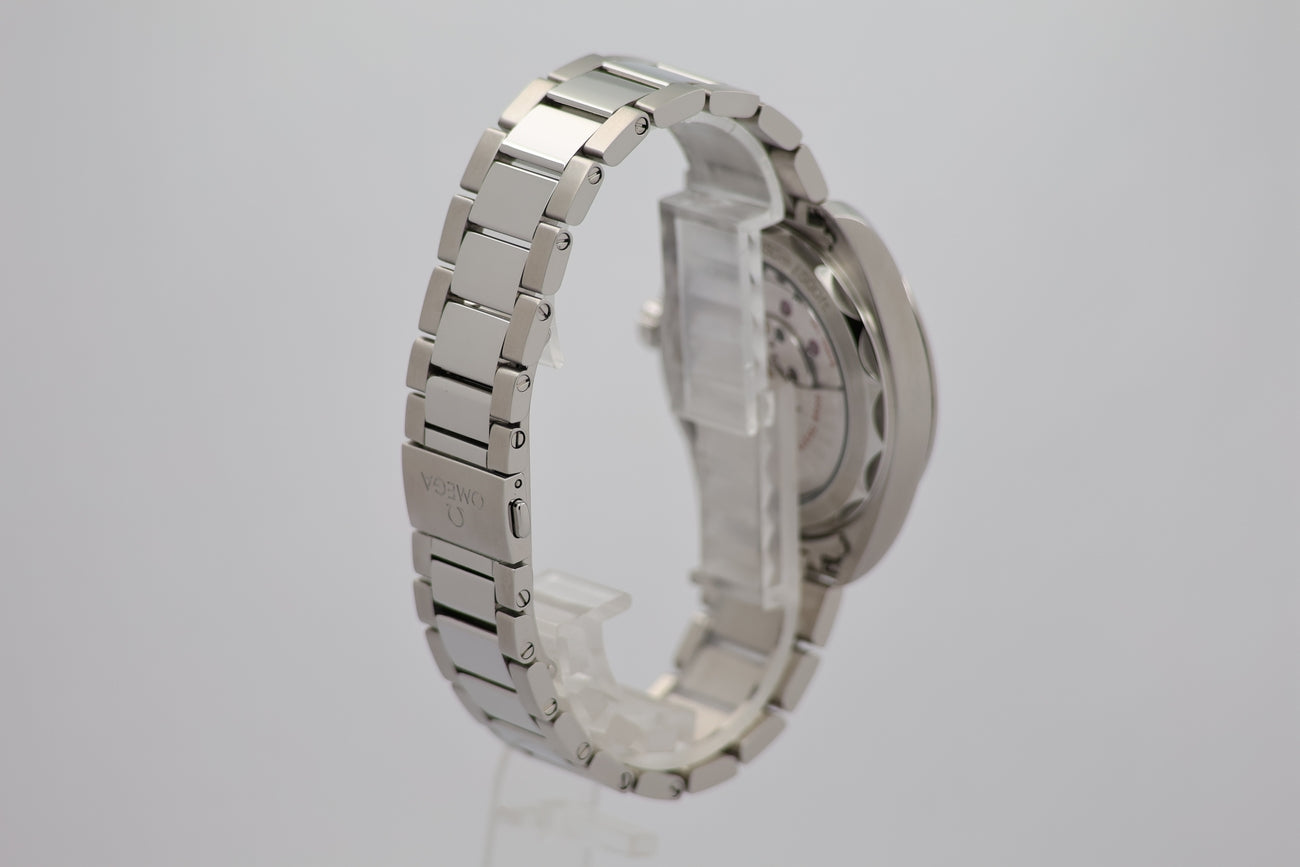 Omega Seamaster Aqua Terra Automatik Herrenuhr 22010412103004 - Detail view 1