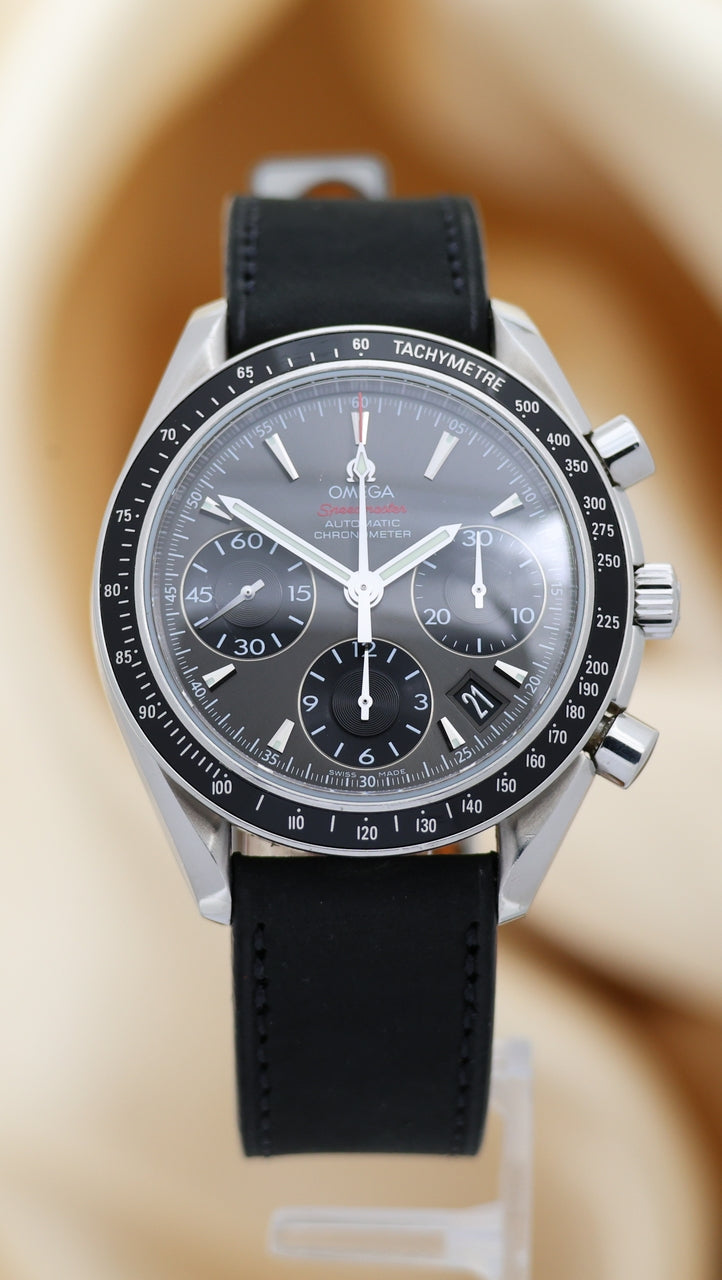 Omega Speedmaster Date 40mm Automatik 32330404 - Main product image