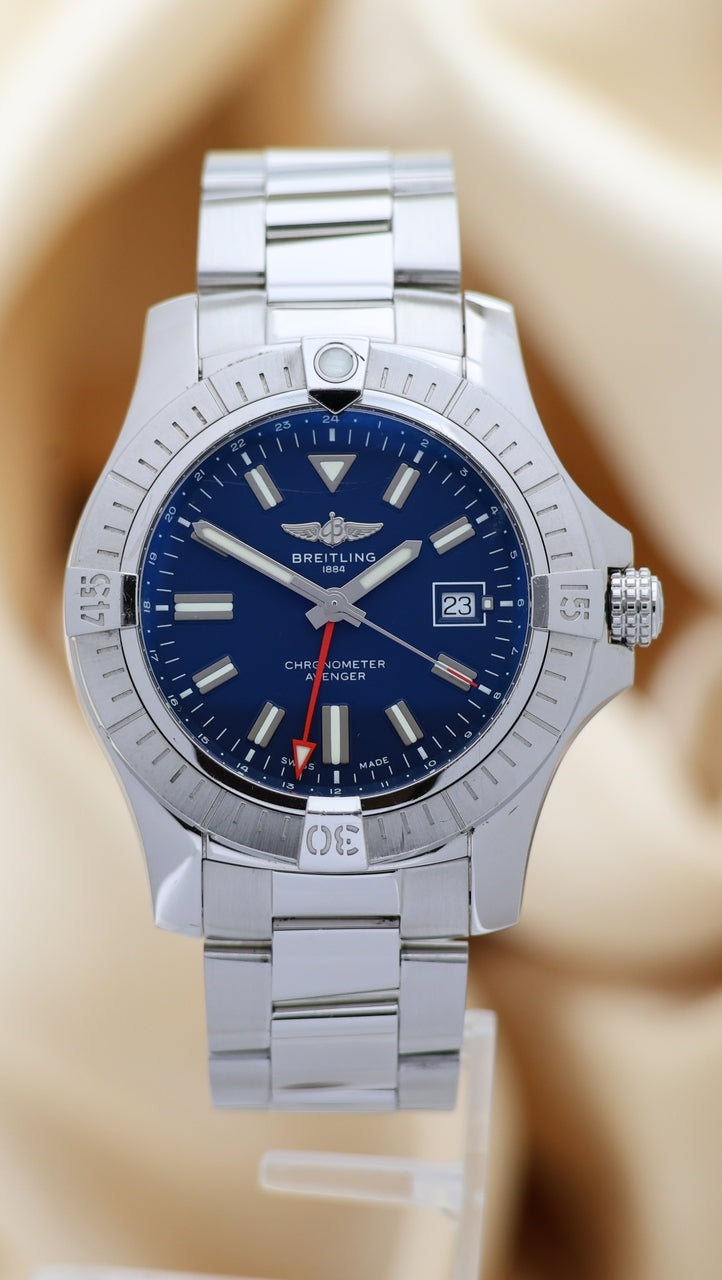 Breitling Avenger GMT Automatik 45mm A32395 - Main product image
