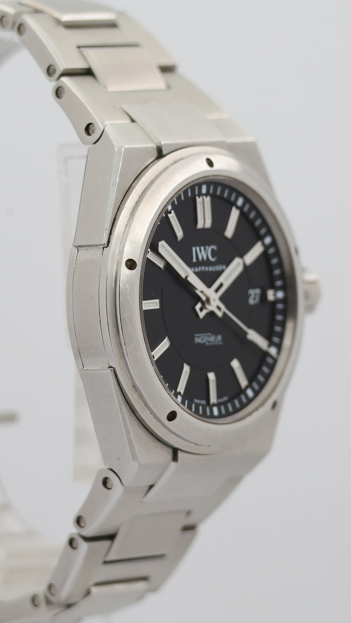 IWC Ingenieur Automatik Herrenuhr Schwarz IW323902 - Detailansicht 7