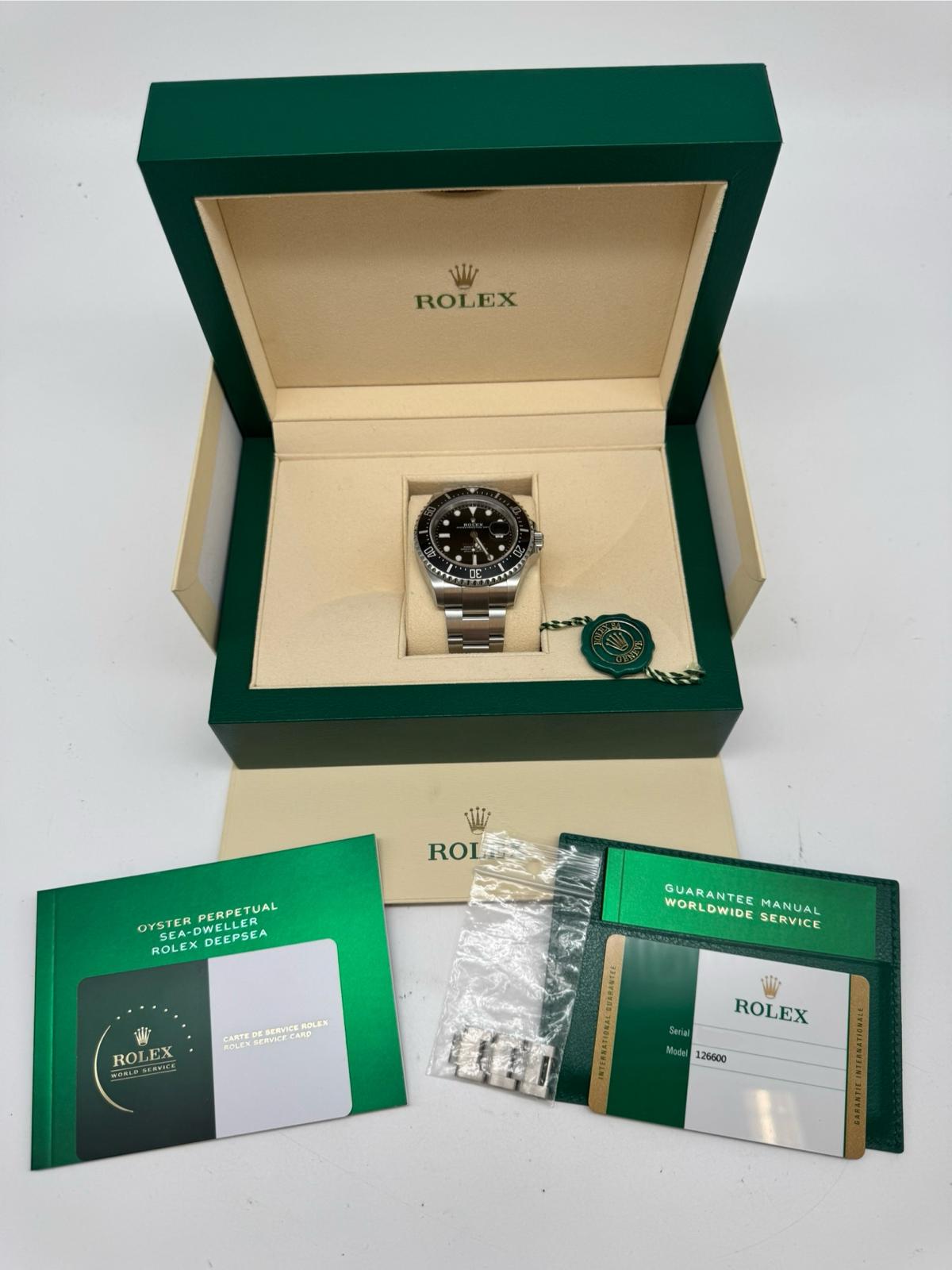 Rolex Sea-Dweller 43mm Automatik Herrenuhr 126600 Box + og. Papiere