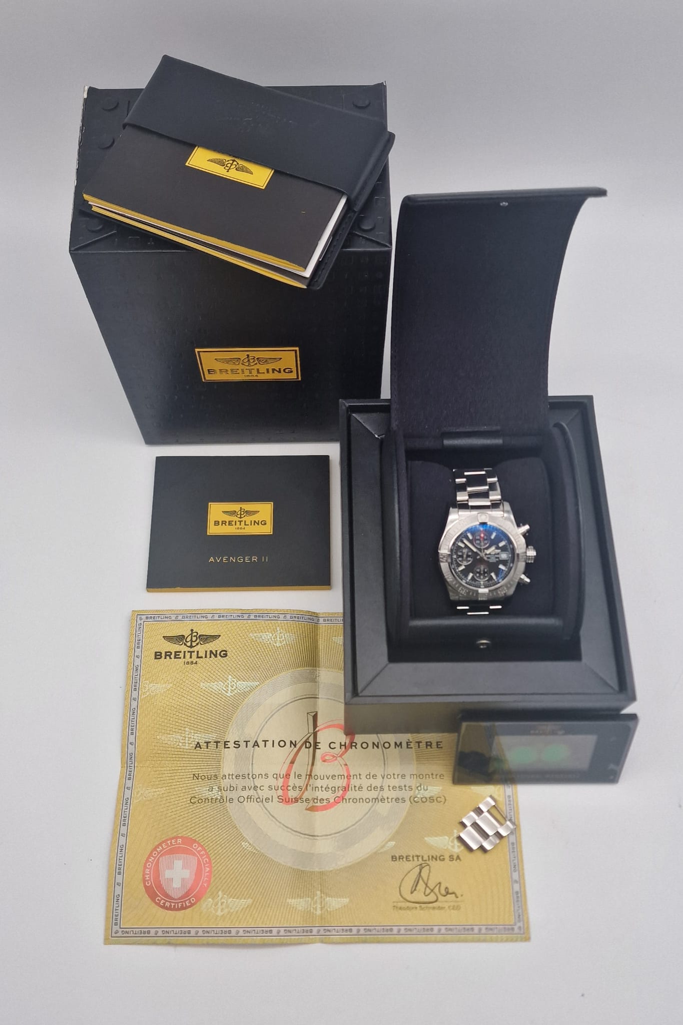 Breitling Avenger II Automatik Herrenuhr A13381 Box + og. Papiere