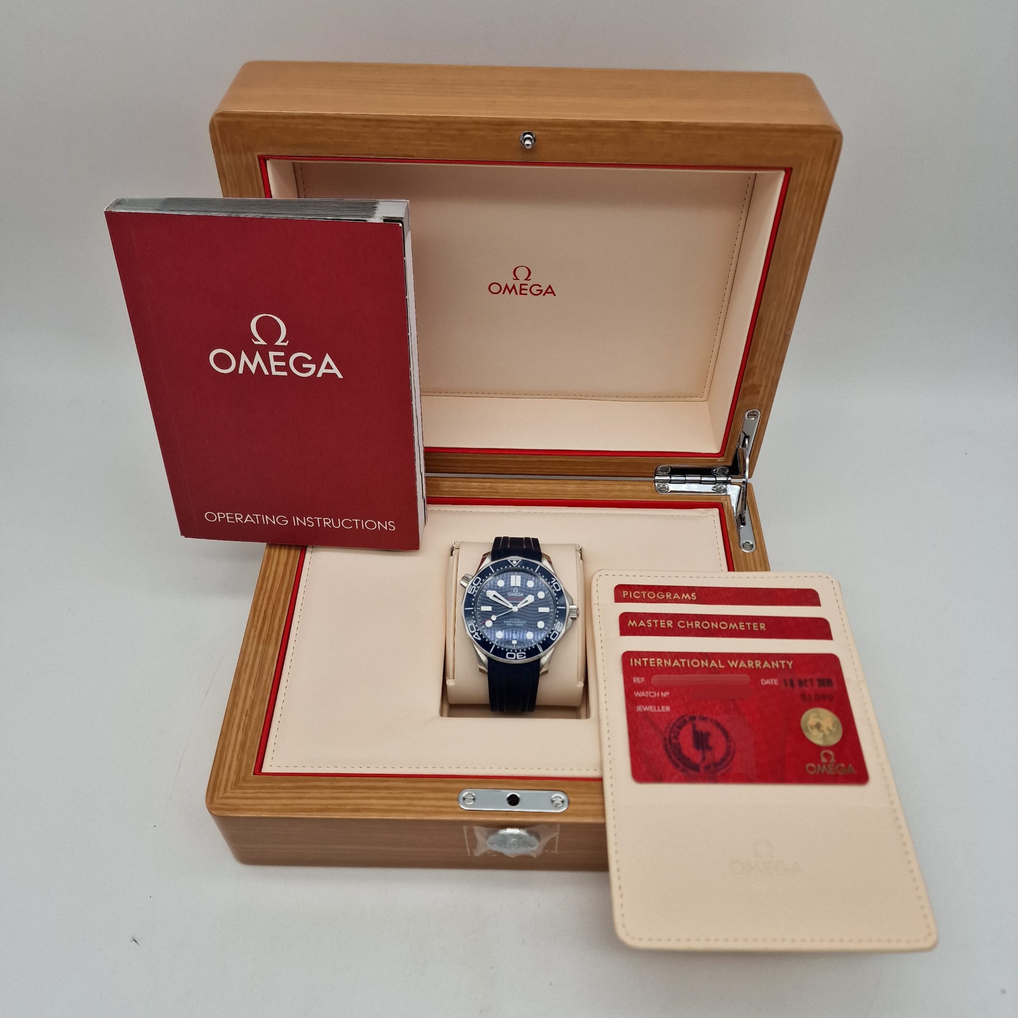 Omega Seamaster Diver 300 M 21032422003001 Box + og. Papiere