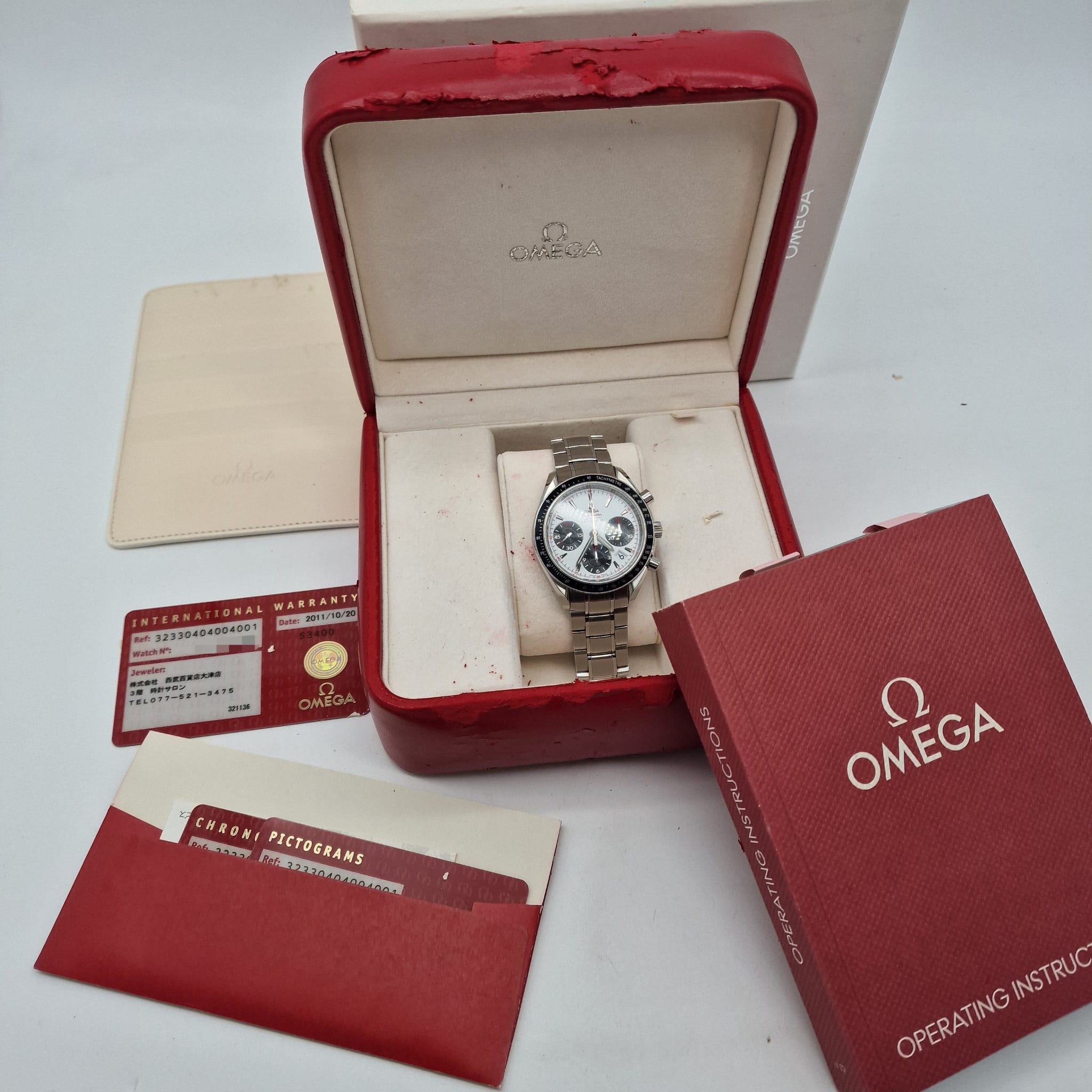 Omega Speedmaster Date 40mm Automatik Herrenuhr 32330404004001 Box + og. Papiere