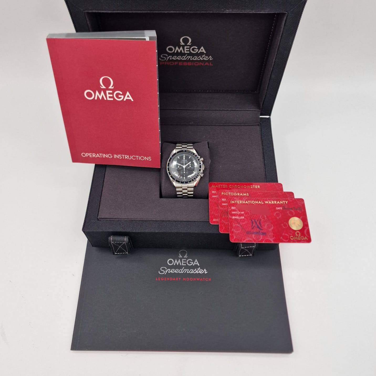 Omega Speedmaster Professional Moonwatch 42mm Handaufzug Herrenuhr 31030425001001 Box + og. Papiere