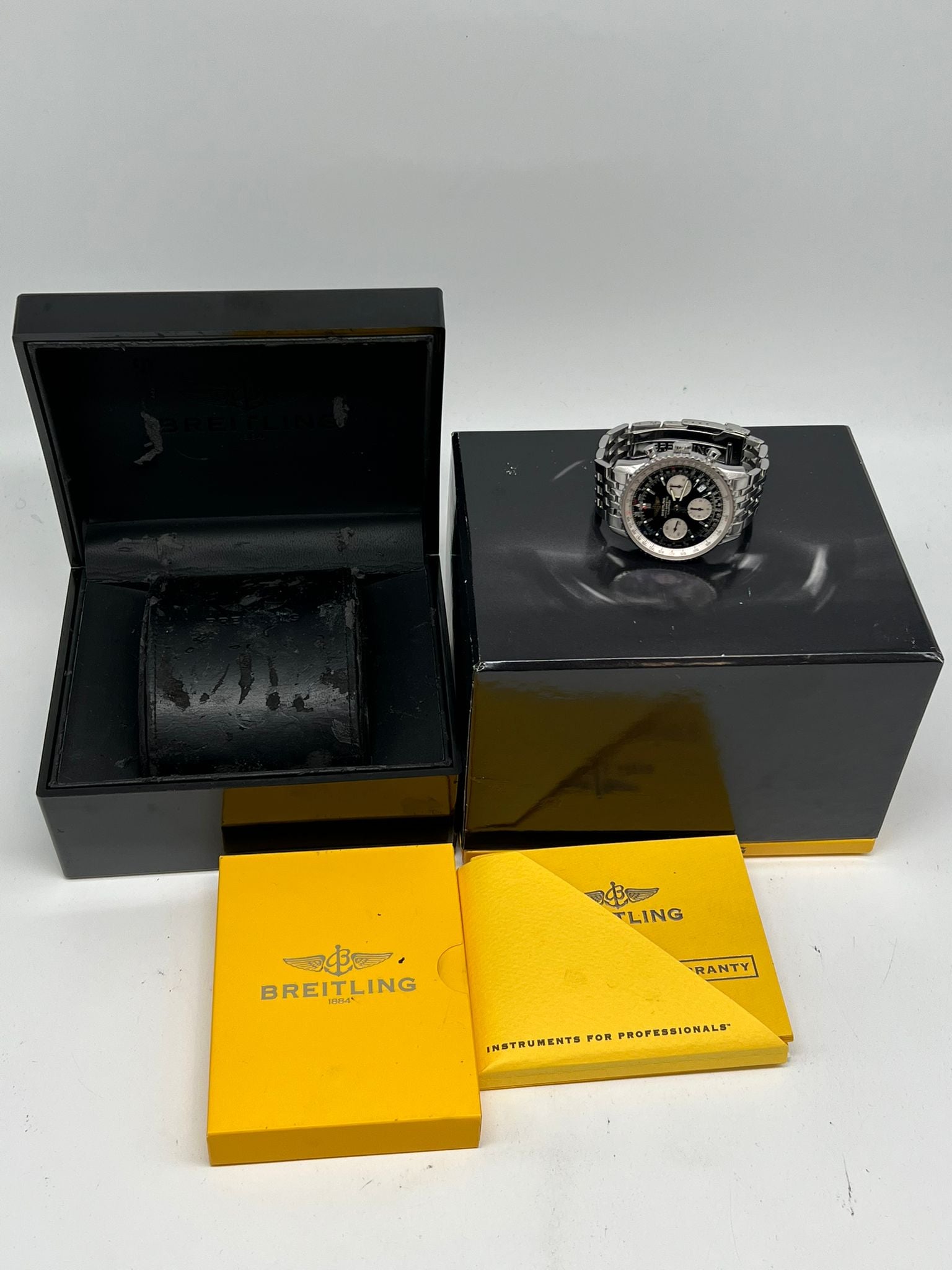 Breitling Navitimer 42mm automatic men's watch A23322 box + above. papers