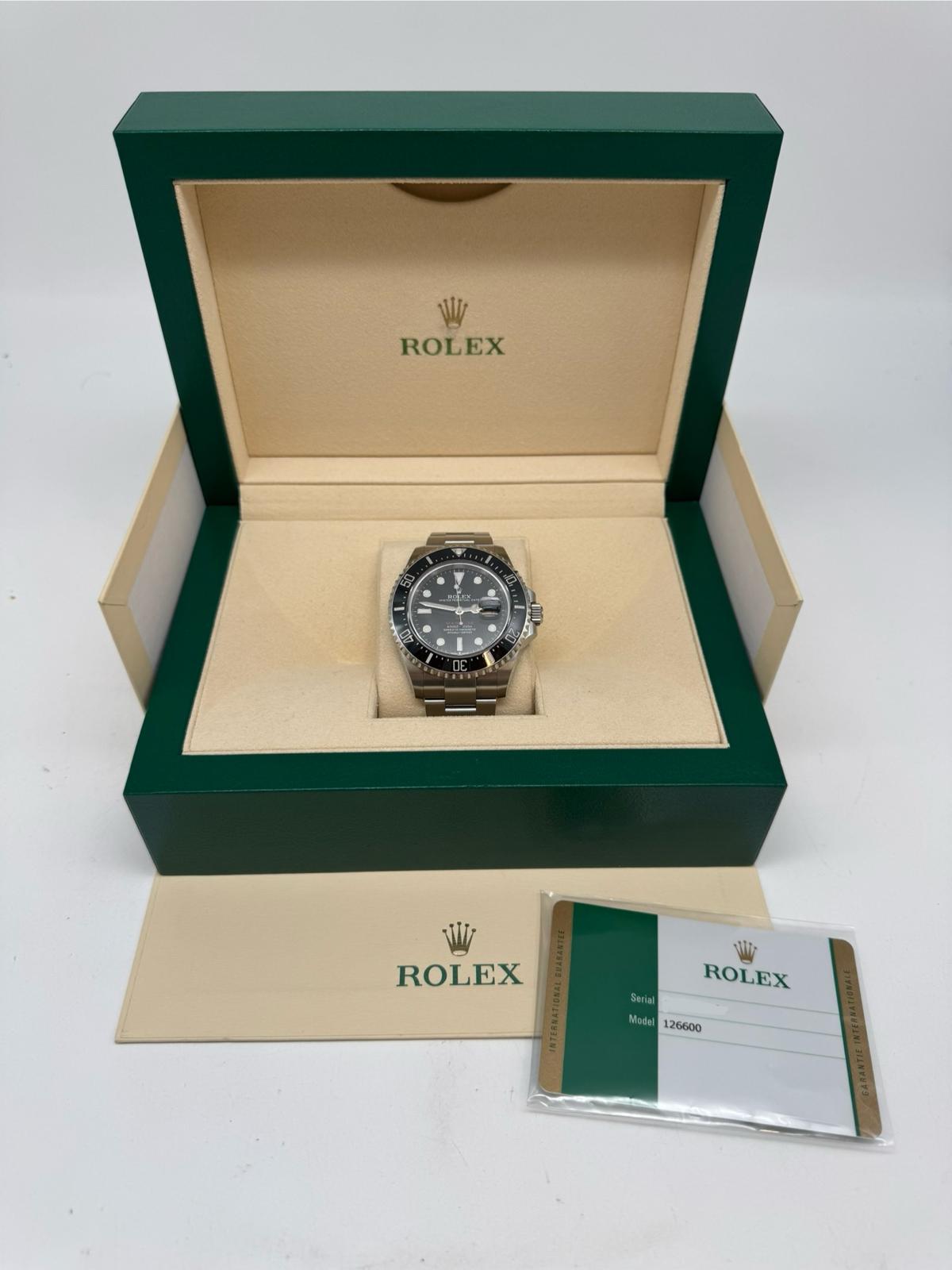 Rolex Sea-Dweller 43mm Automatik Herrenuhr 126600 Box + og. Papiere