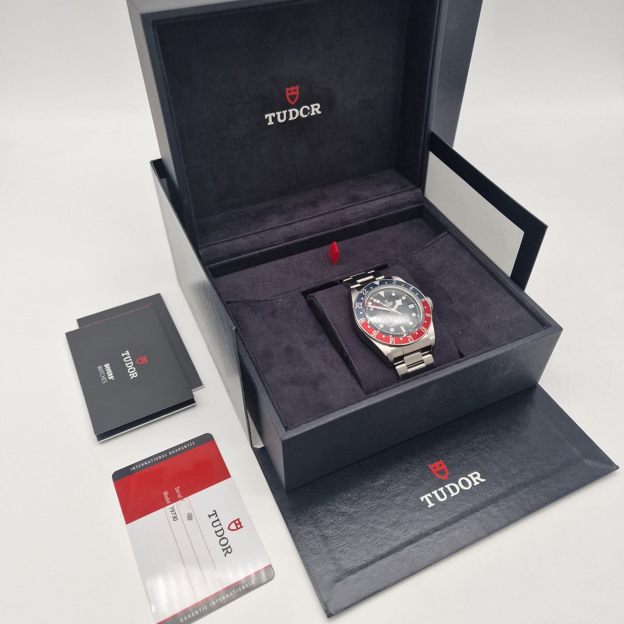 Tudor Black Bay GMT "Pepsi" M79830RB Box + og. Papiere