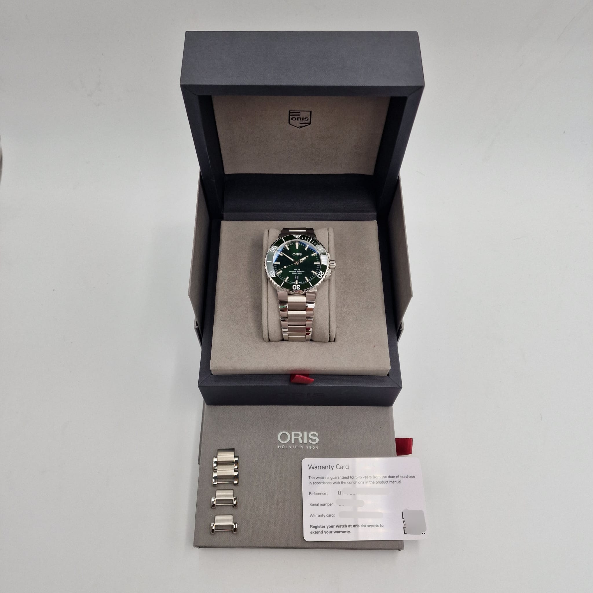 Oris Aquis Date Green Automatic Men's Watch 01 733 7730 4157 Box + above papers