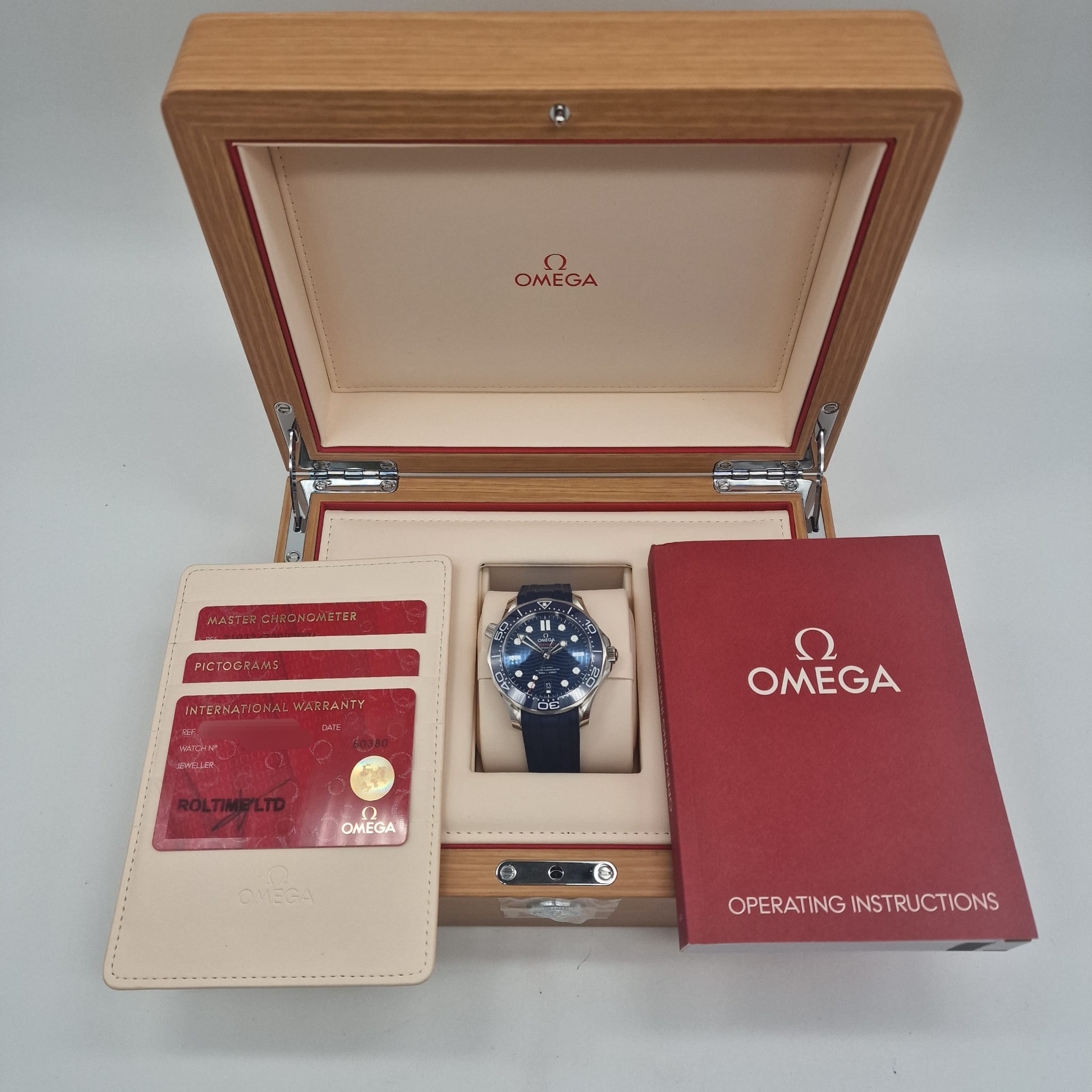 Omega Seamaster Diver 300m 42mm Automatik Herrenuhr 21032422003001 Box + og. Papiere