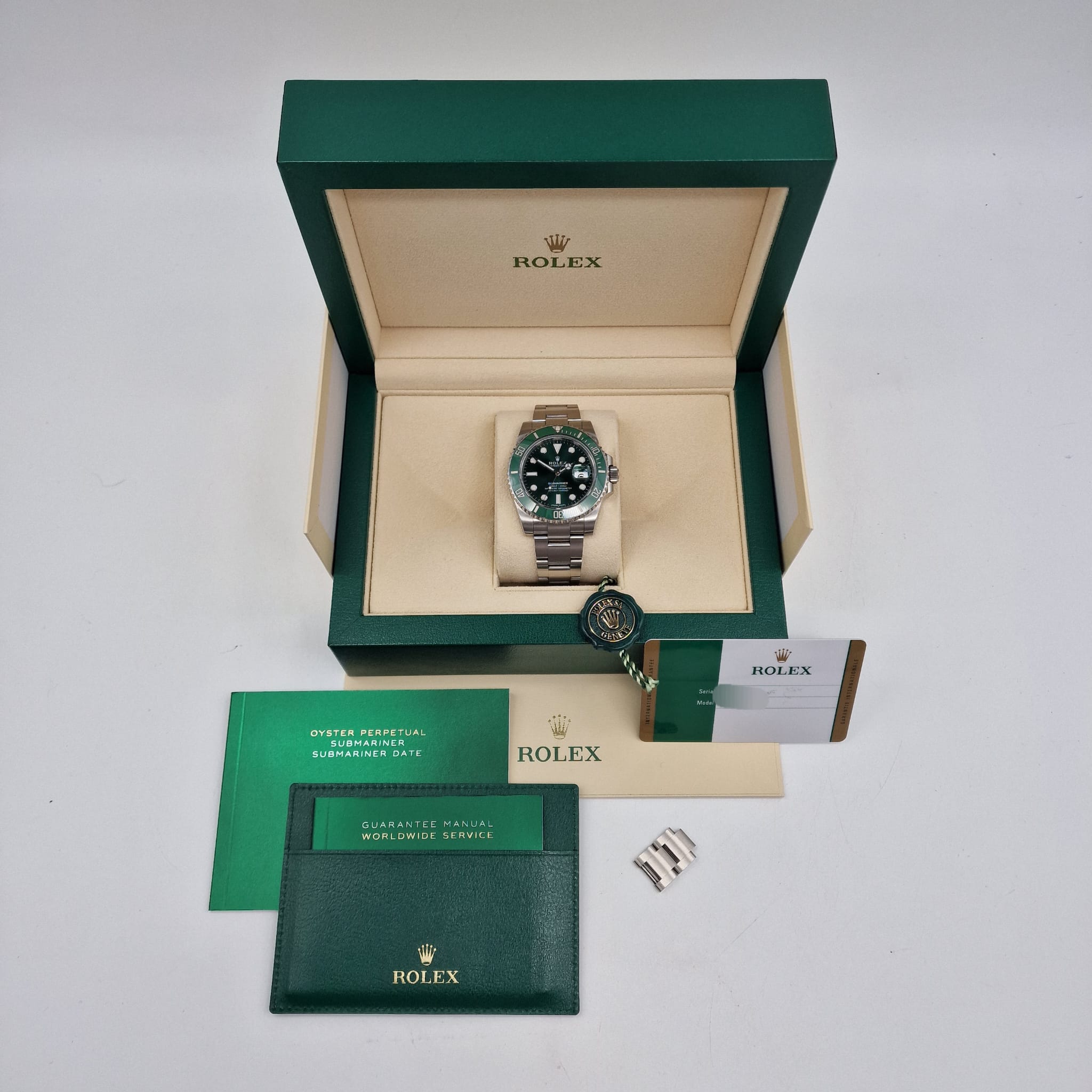 Rolex Submariner Date "Hulk" Automatik Herrenuhr  116610LV Box + og. Papiere