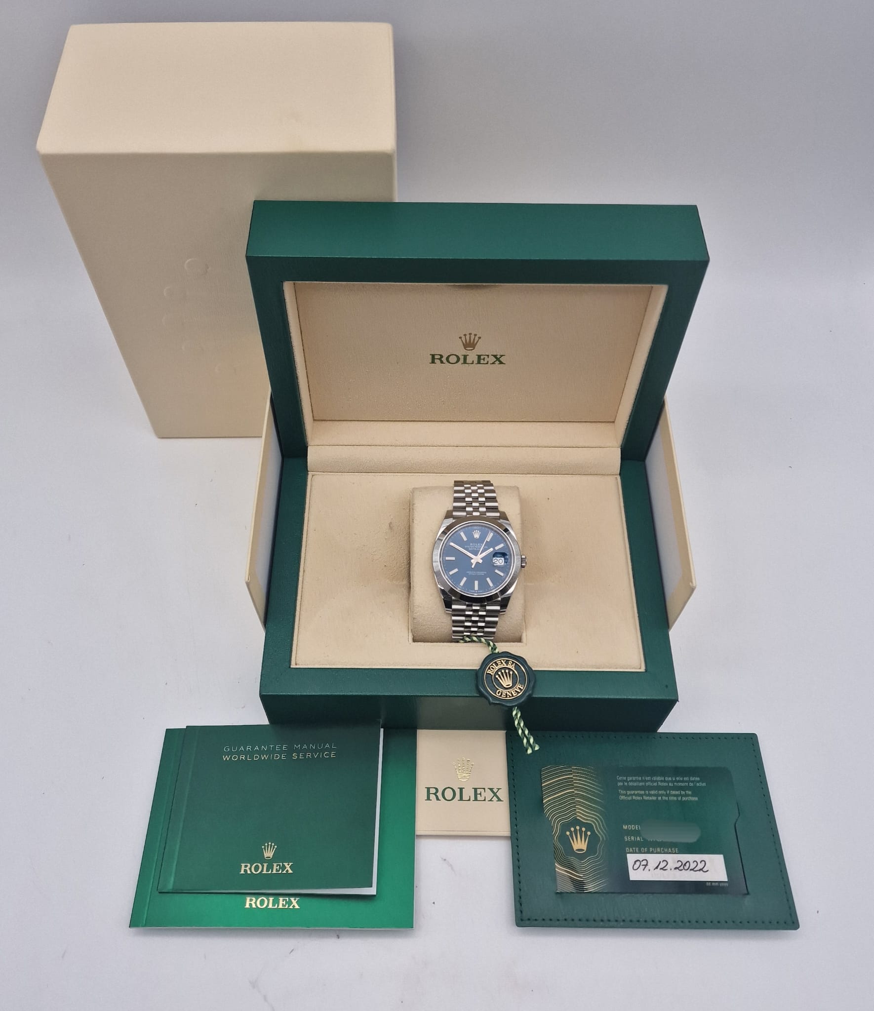 Rolex Datejust Automatic Men's Watch 41 126300 Box + above papers