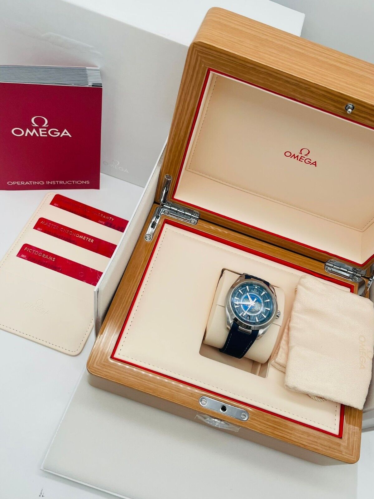 Omega Seamaster Aqua Terra Certified Worldtimer 22010432203001