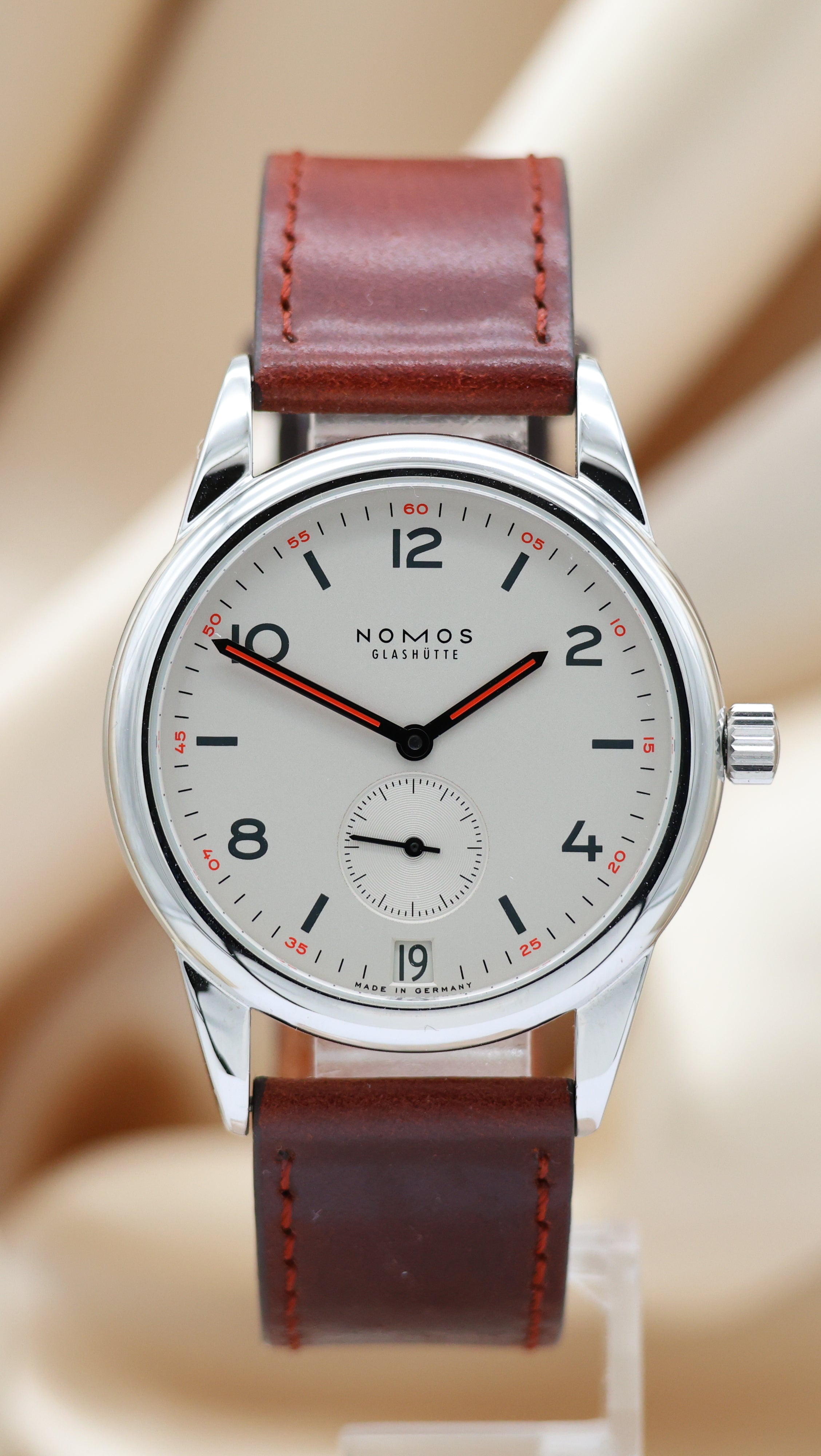 Nomos Glashütte Modell Club Handaufzug  4101 Box + og. Papiere