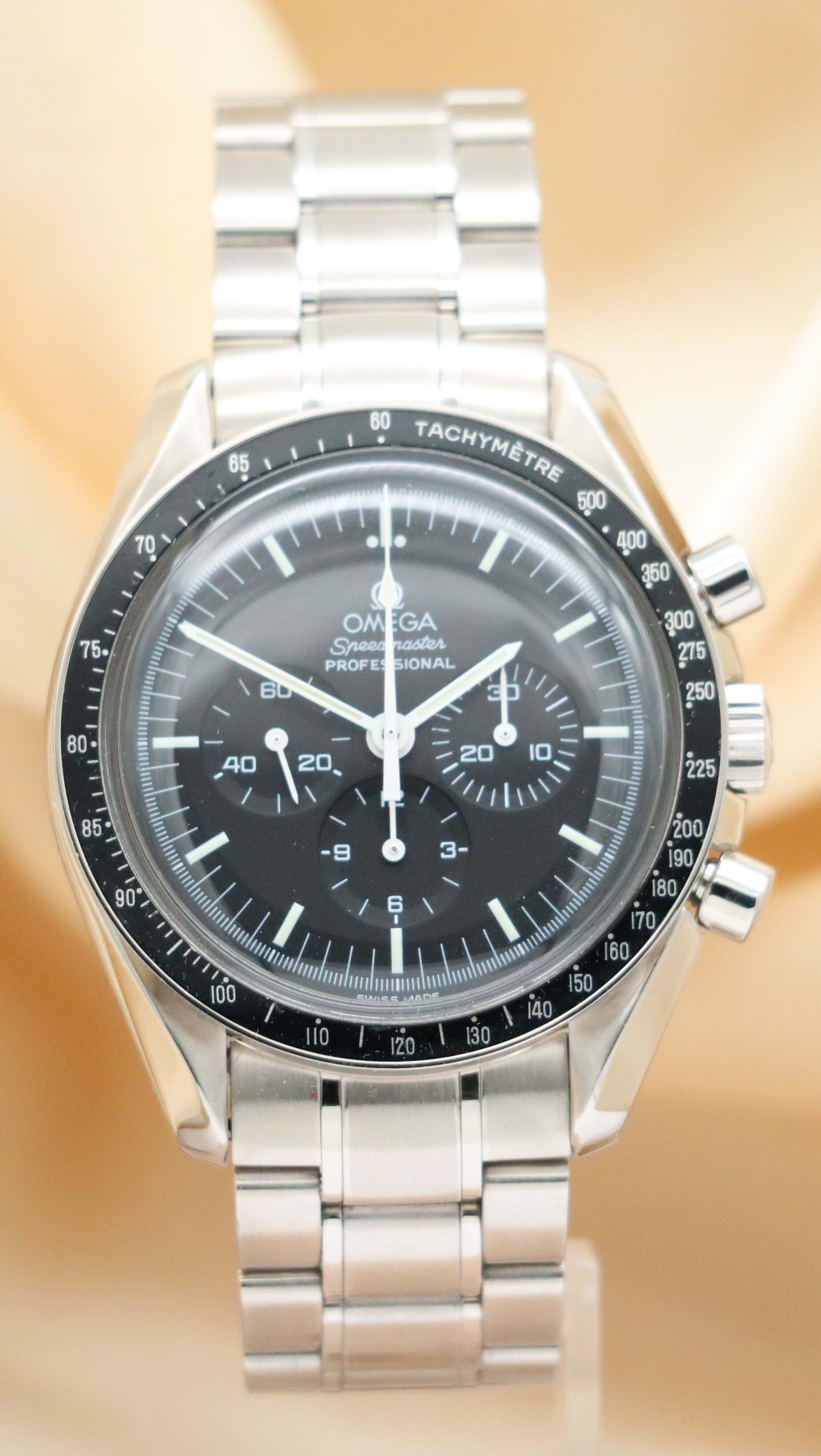 Omega Speedmaster Professional Moonwatch 42mm Handaufzug Herrenuhr 35705000 Box + og. Papiere