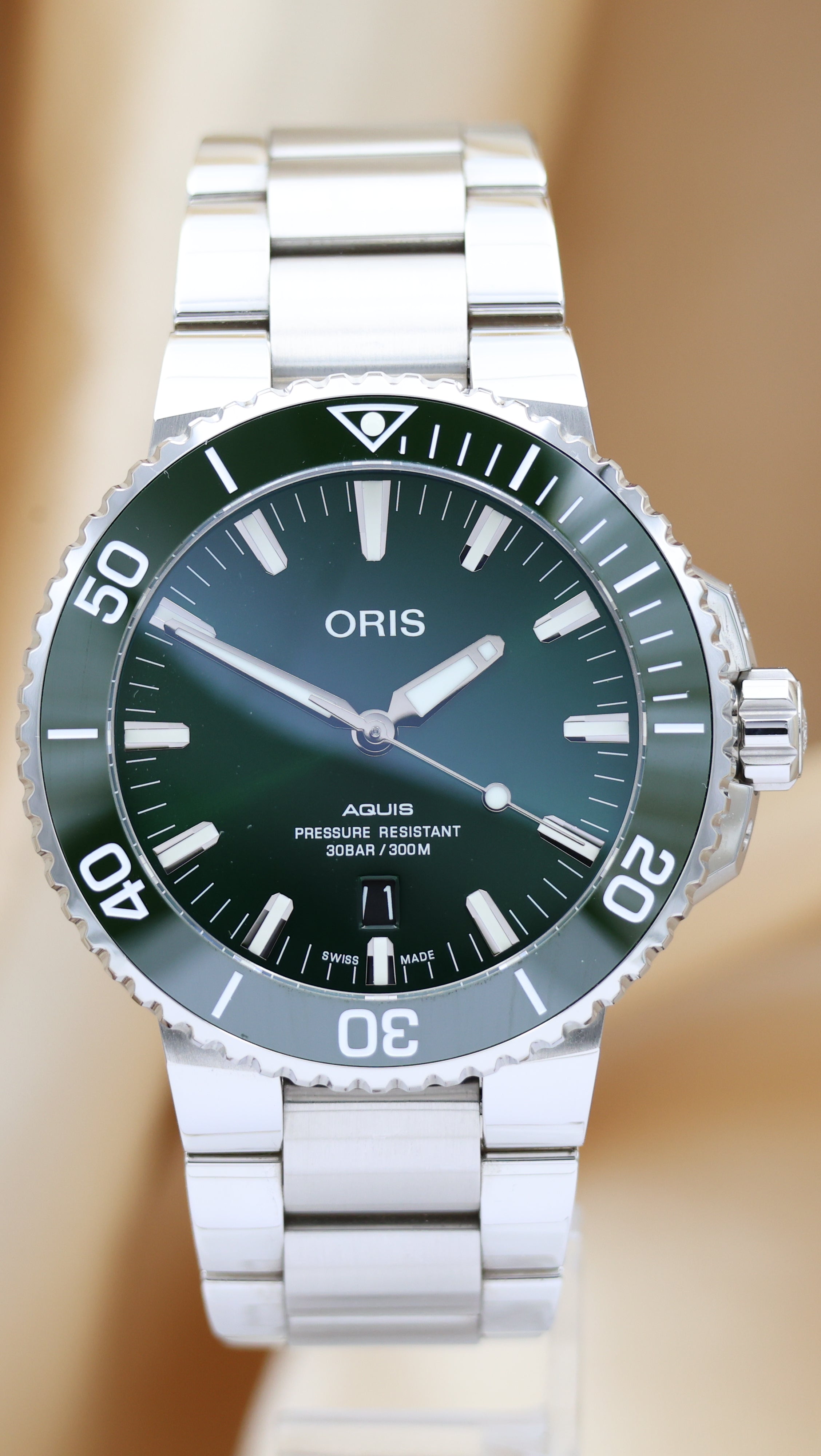 Oris Aquis Date Green Automatic Men's Watch 01 733 7730 4157 Box + above papers