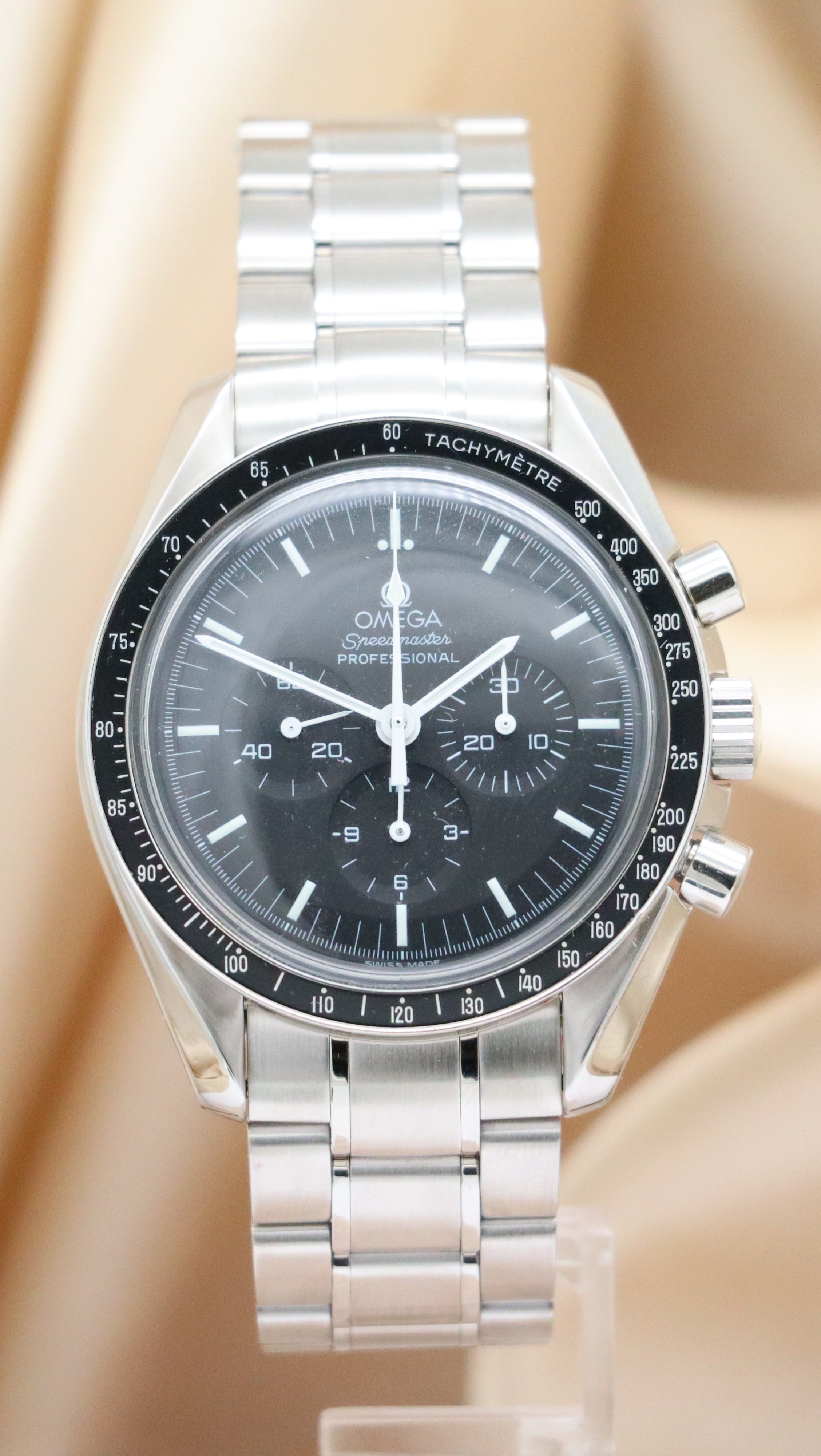 Omega Speedmaster Professional Moonwatch 42mm Handaufzug Herrenuhr 35705000 Box + og. Papiere