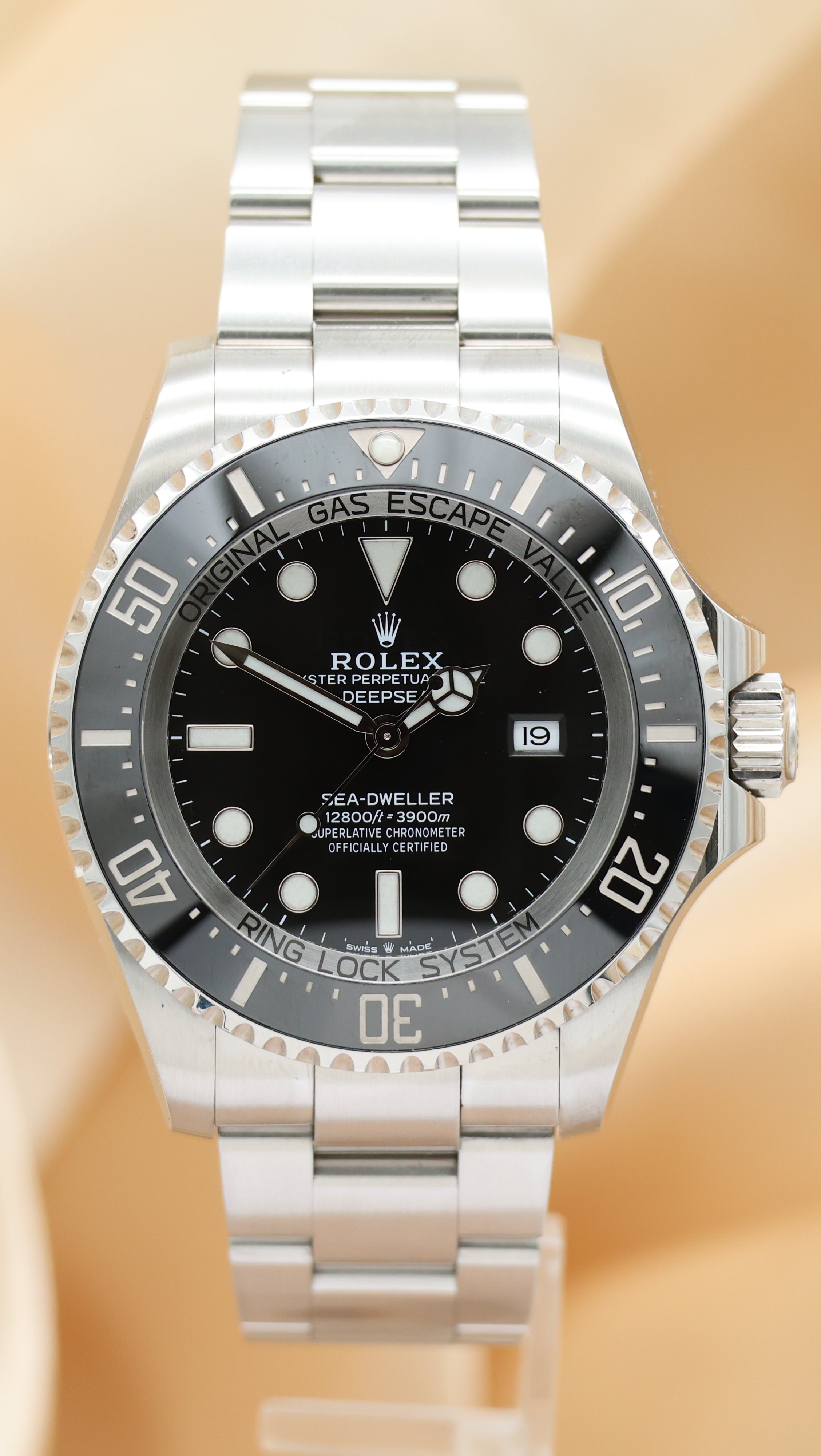 Rolex Sea-Dweller Deepsea 44mm Automatik Herrenuhr  126660 Box + og. Papiere