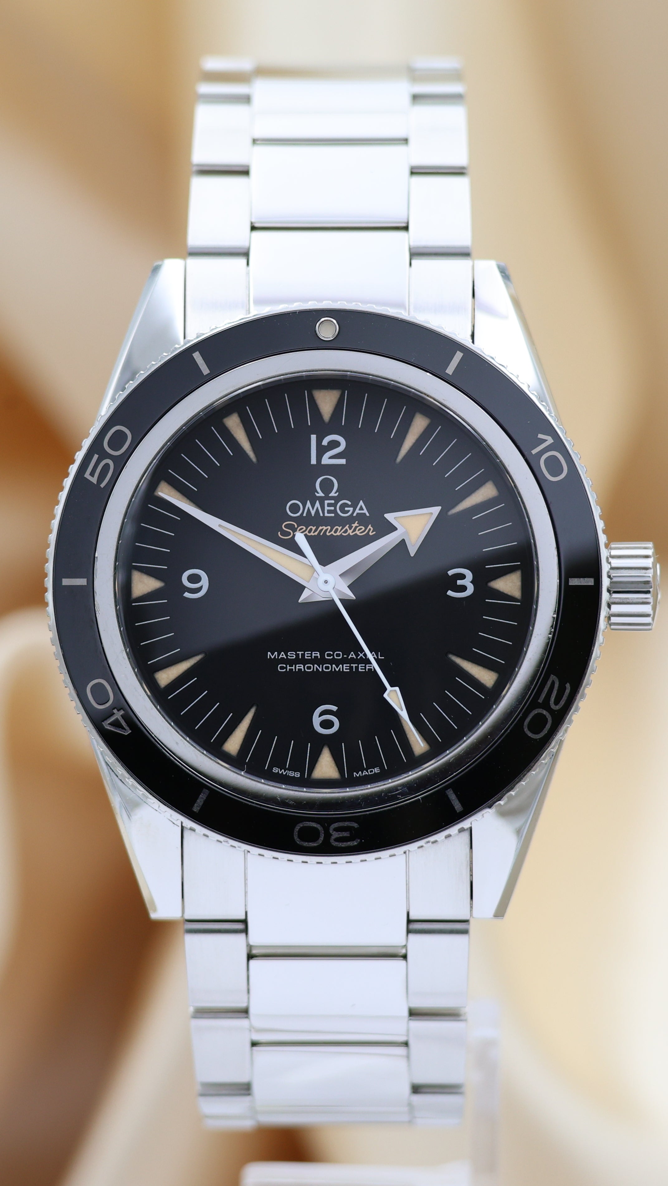 Omega Seamaster 300 Automatik Herrenuhr Schwarz	 23330412101001 Box + og. Papiere