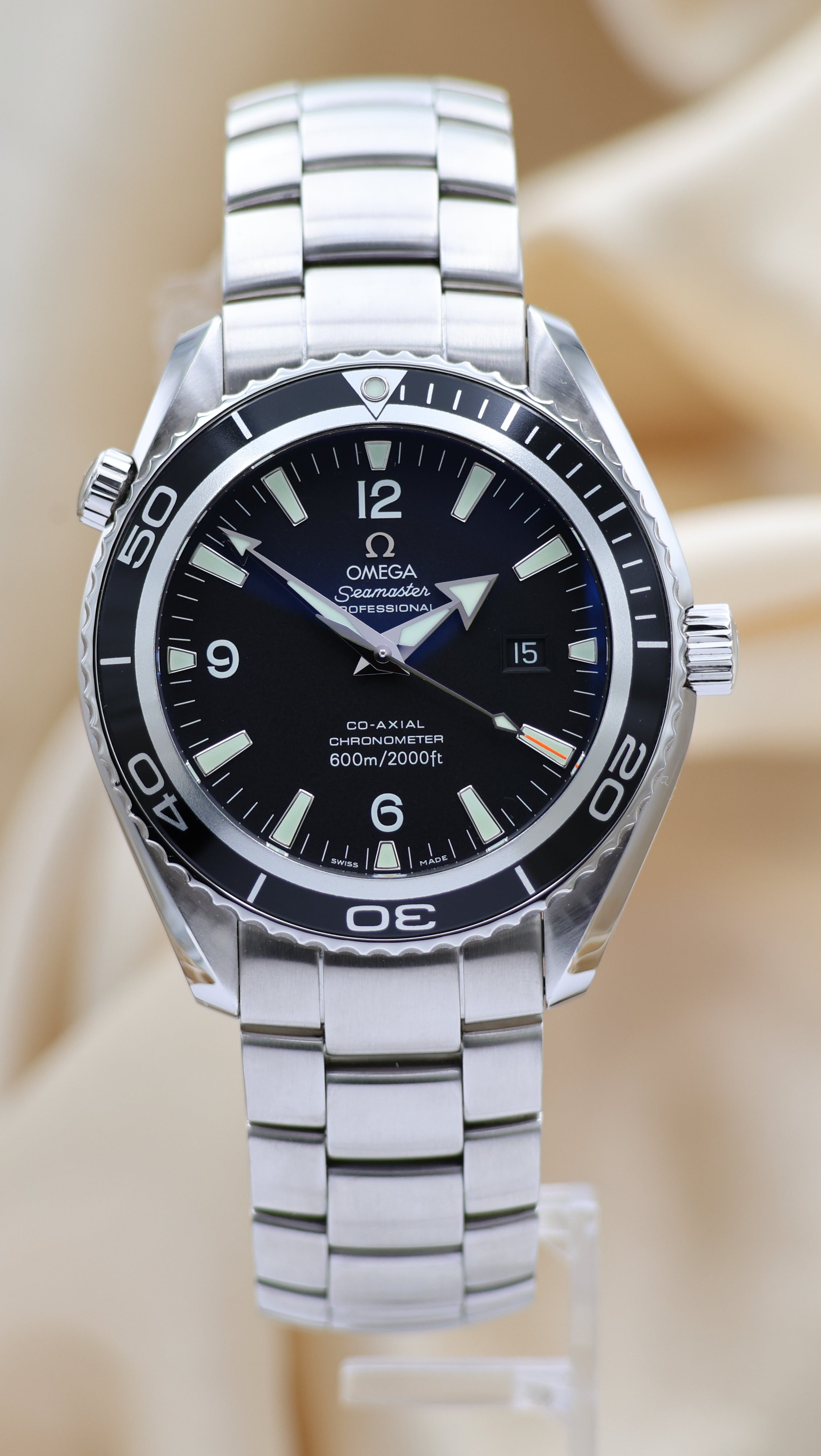 Omega Seamaster Planet Ocean 45mm automatic men's watch 22005000 box + above. papers