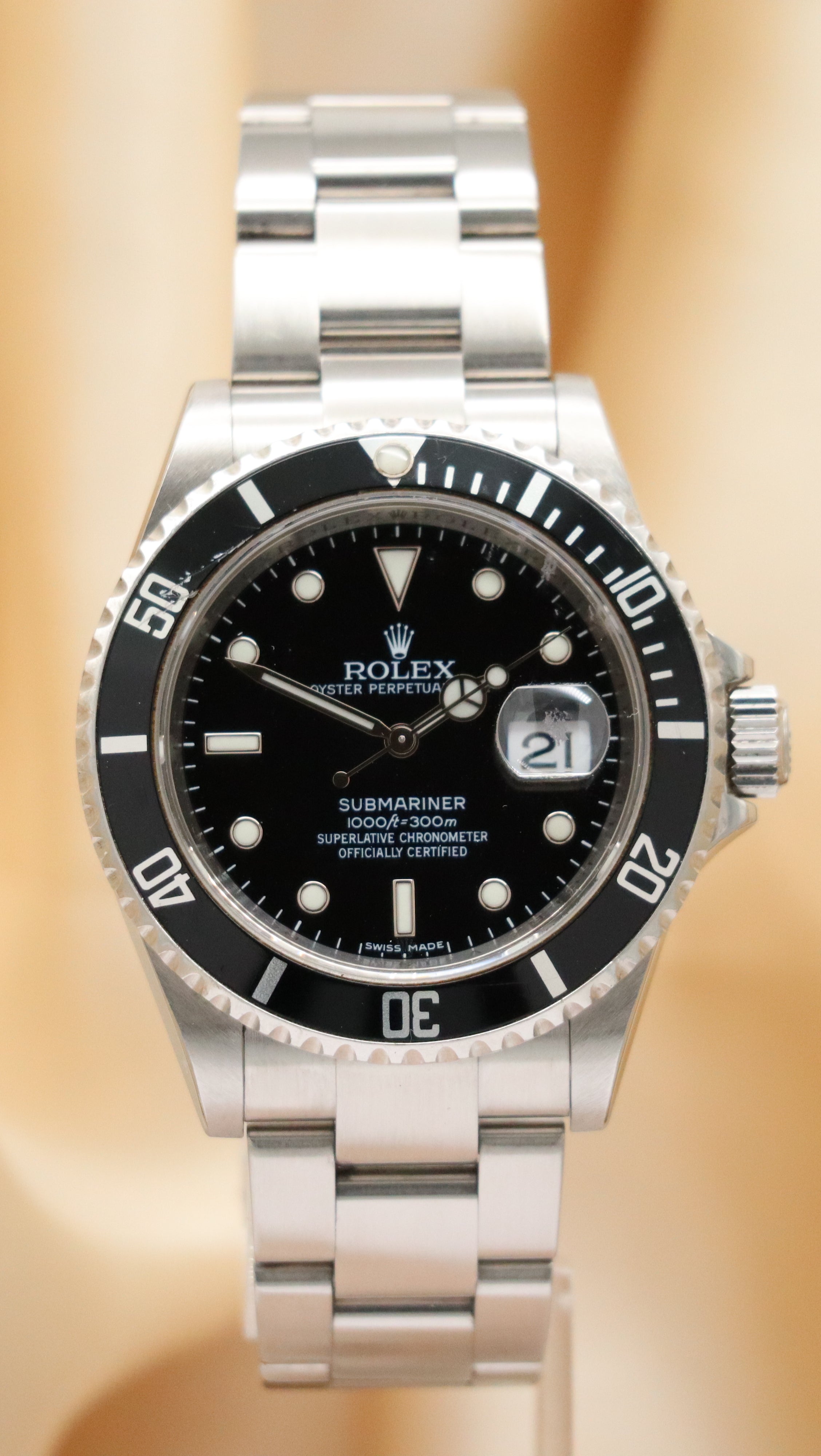 Rolex Submariner Date 40mm Automatik Herrenuhr 16610 Box + og. Papiere Rehaut Gravur