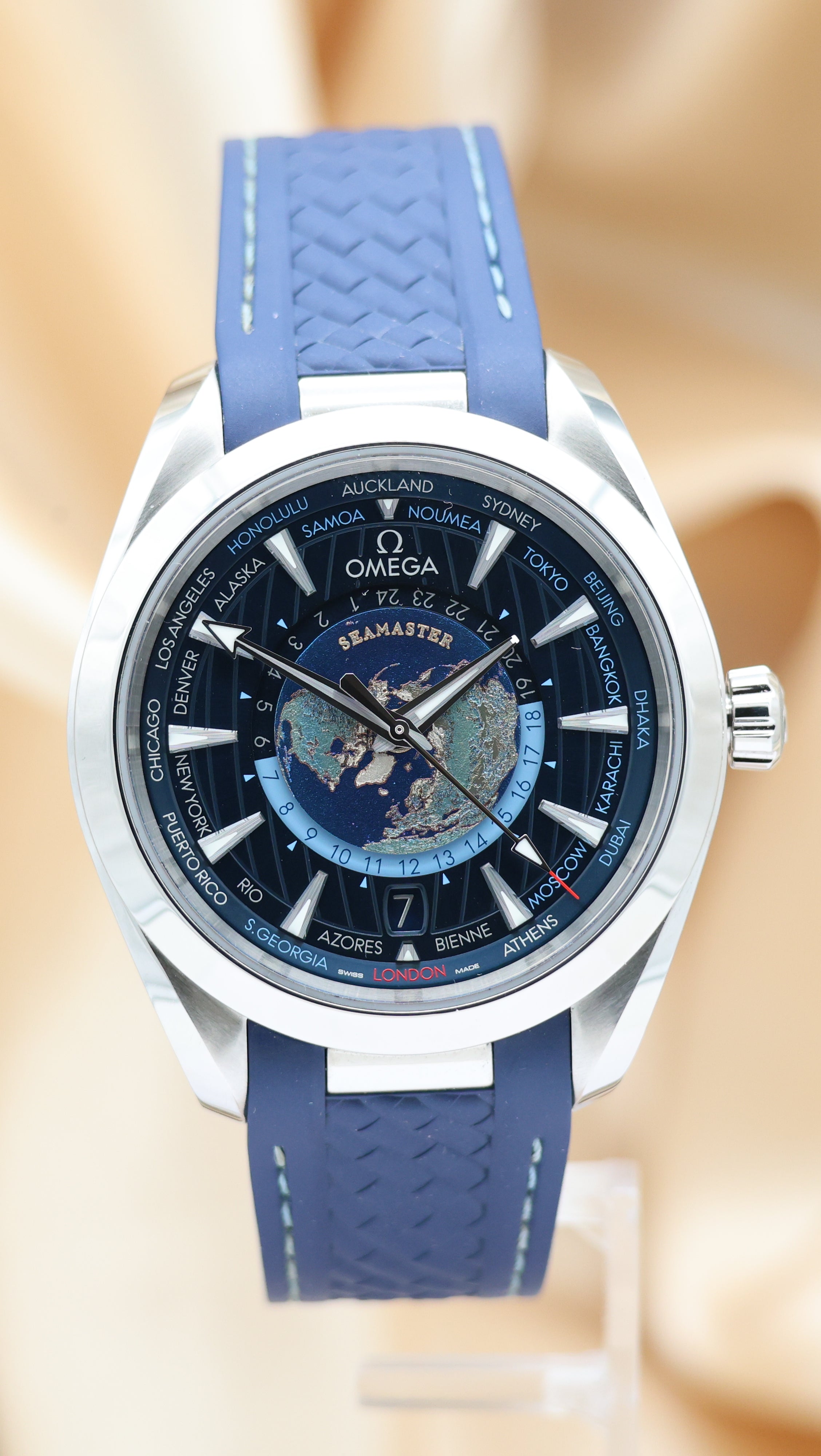 Omega Seamaster Aqua Terra Worldtimer 43mm Automatik Herrenuhr 22010432203001 Box + og. Papiere