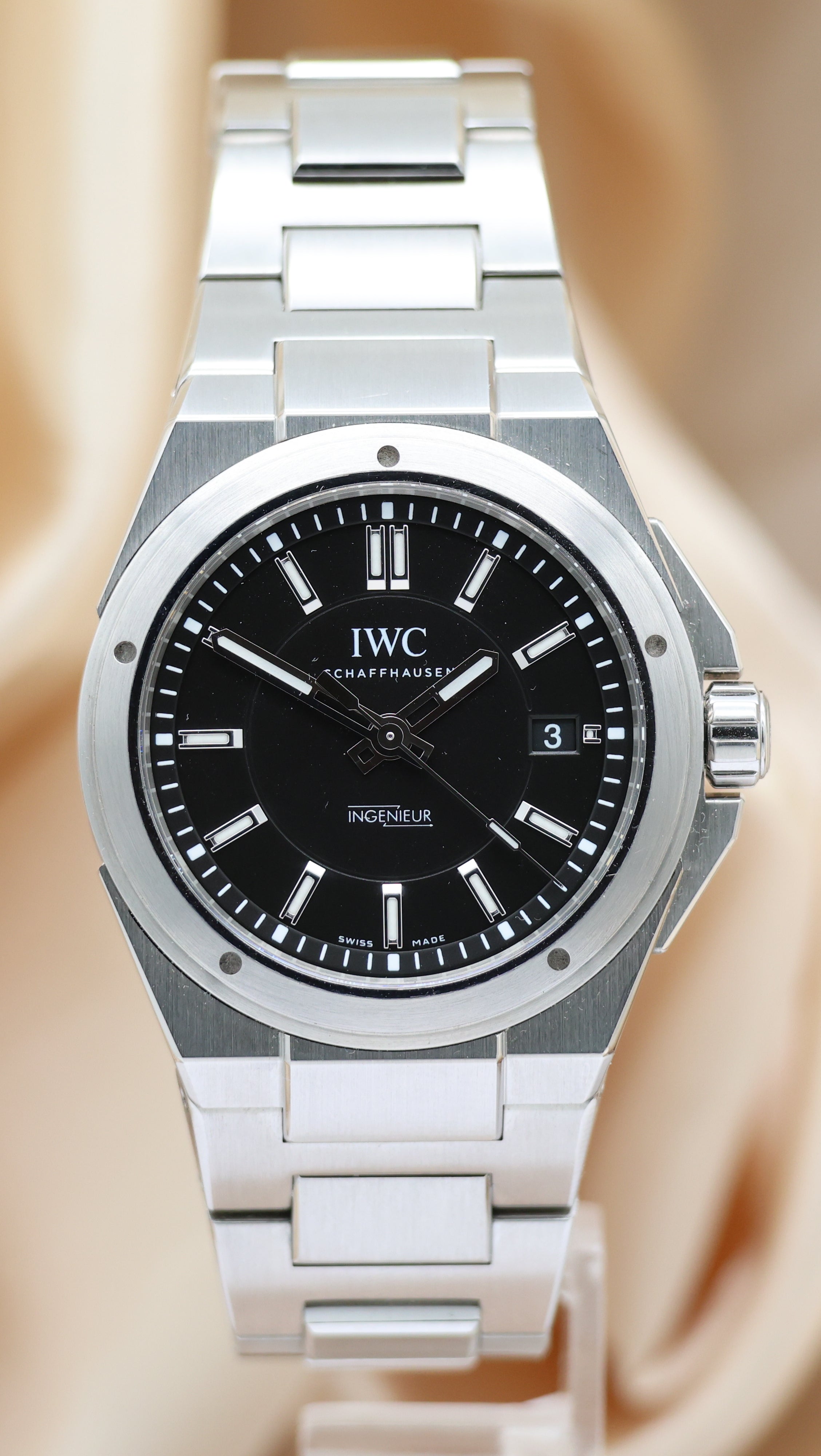 IWC Ingenieur 40mm Automatik Herrenuhr IW323902 Box + og. Papiere