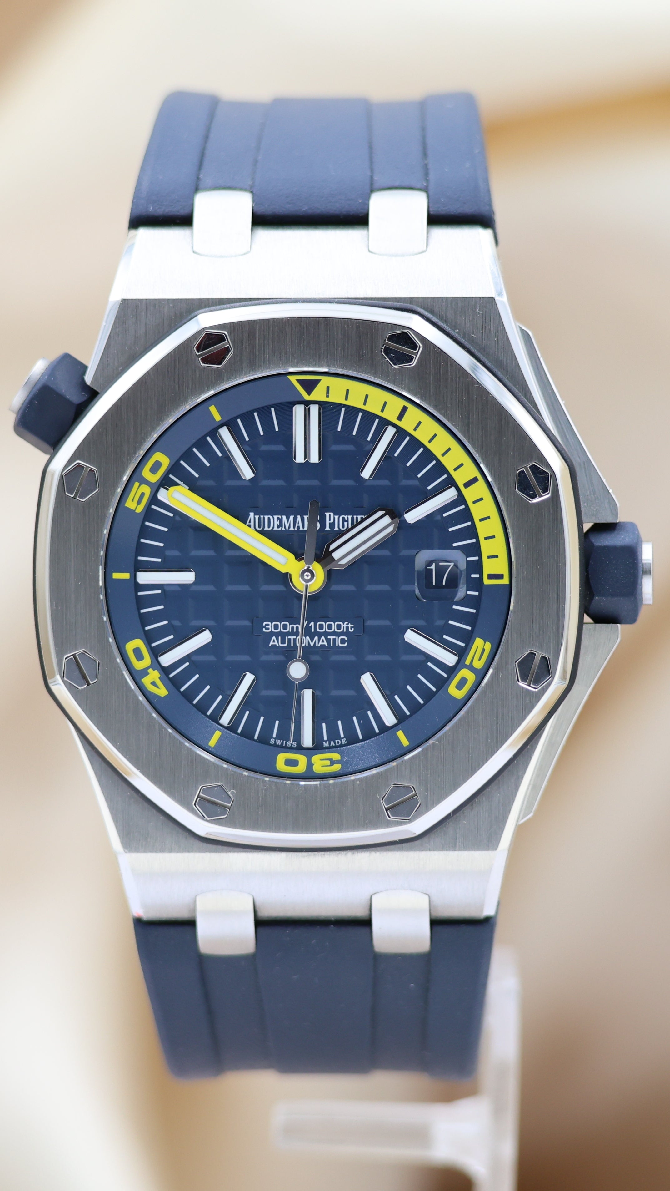 Audemars Piguet Royal Oak Offshore Diver 42mm Automatic 15710ST Box + above. papers