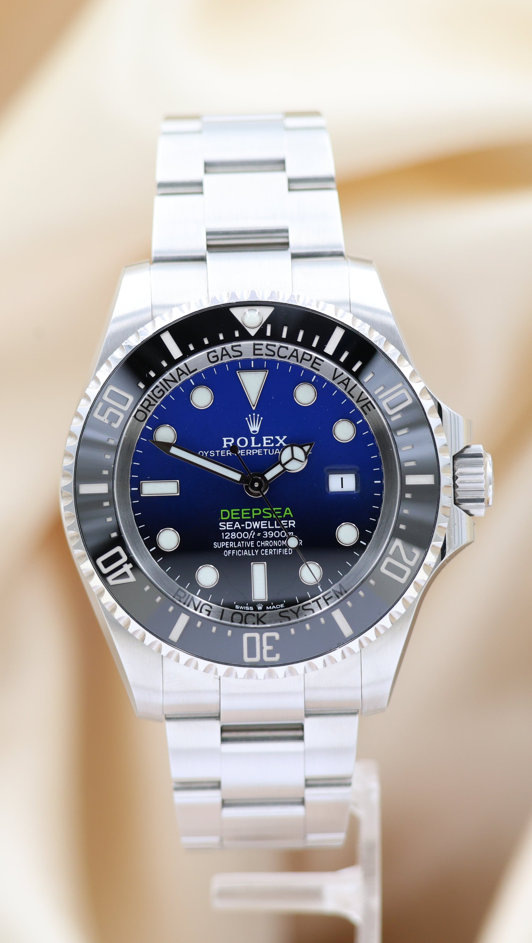 Rolex Sea-Dweller Deepsea 44mm Automatik  126660 Box + og. Papiere