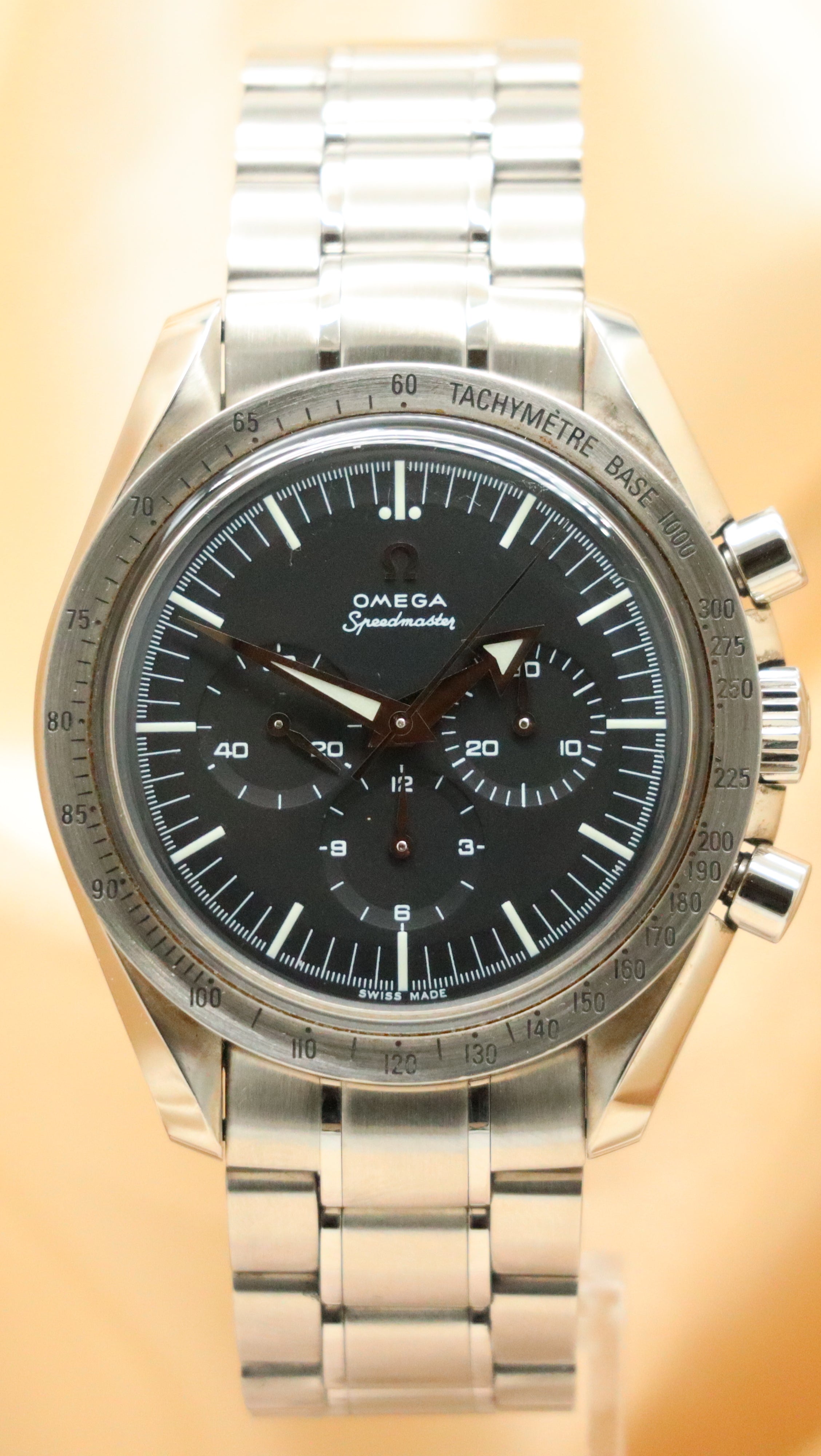 Omega Speedmaster Broad Arrow hand-wound 35945000 box + above papers