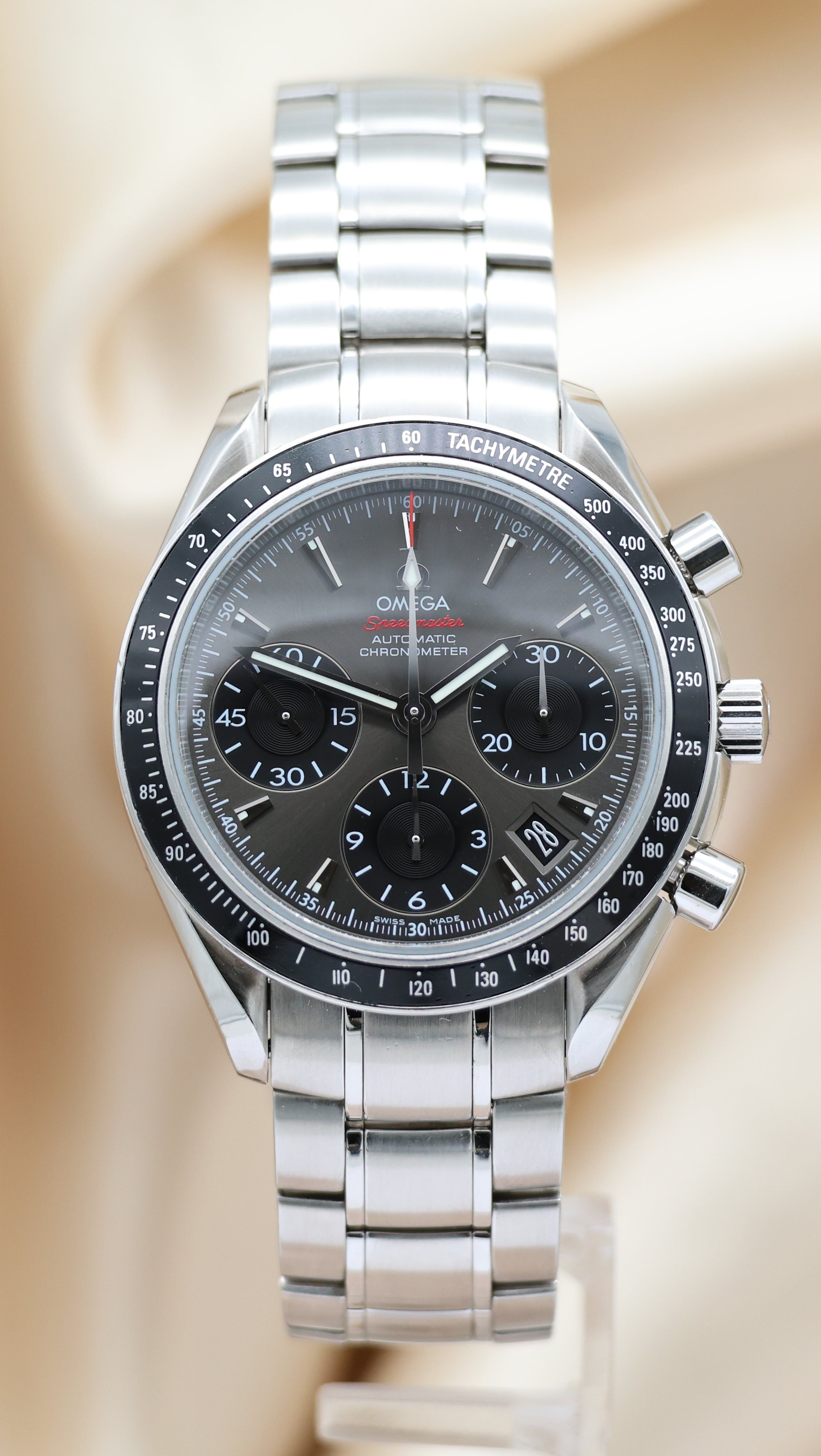 Omega Speedmaster Date 40mm Automatik Herrenuhr 32330404006001 Box + og. Papiere