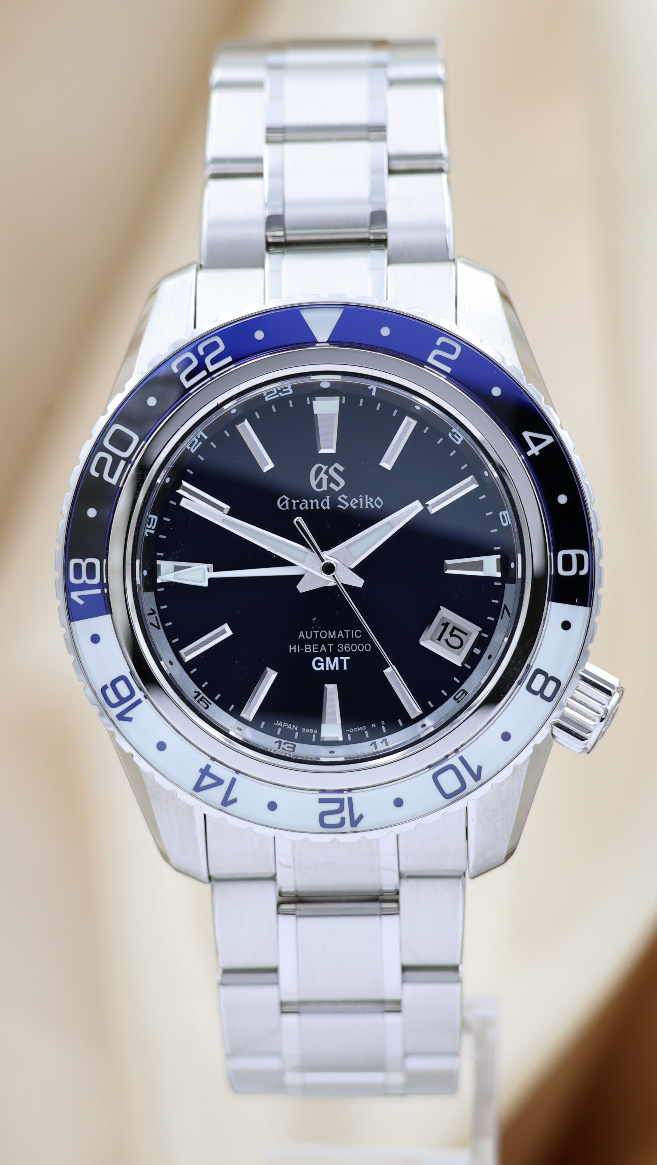 Grand Seiko GMT Sport Collection Automatic SBGJ237 Box + above papers